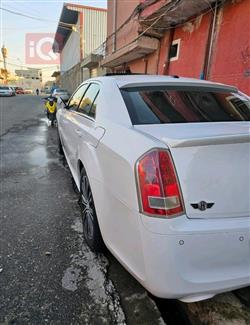 کرایسلەر 300